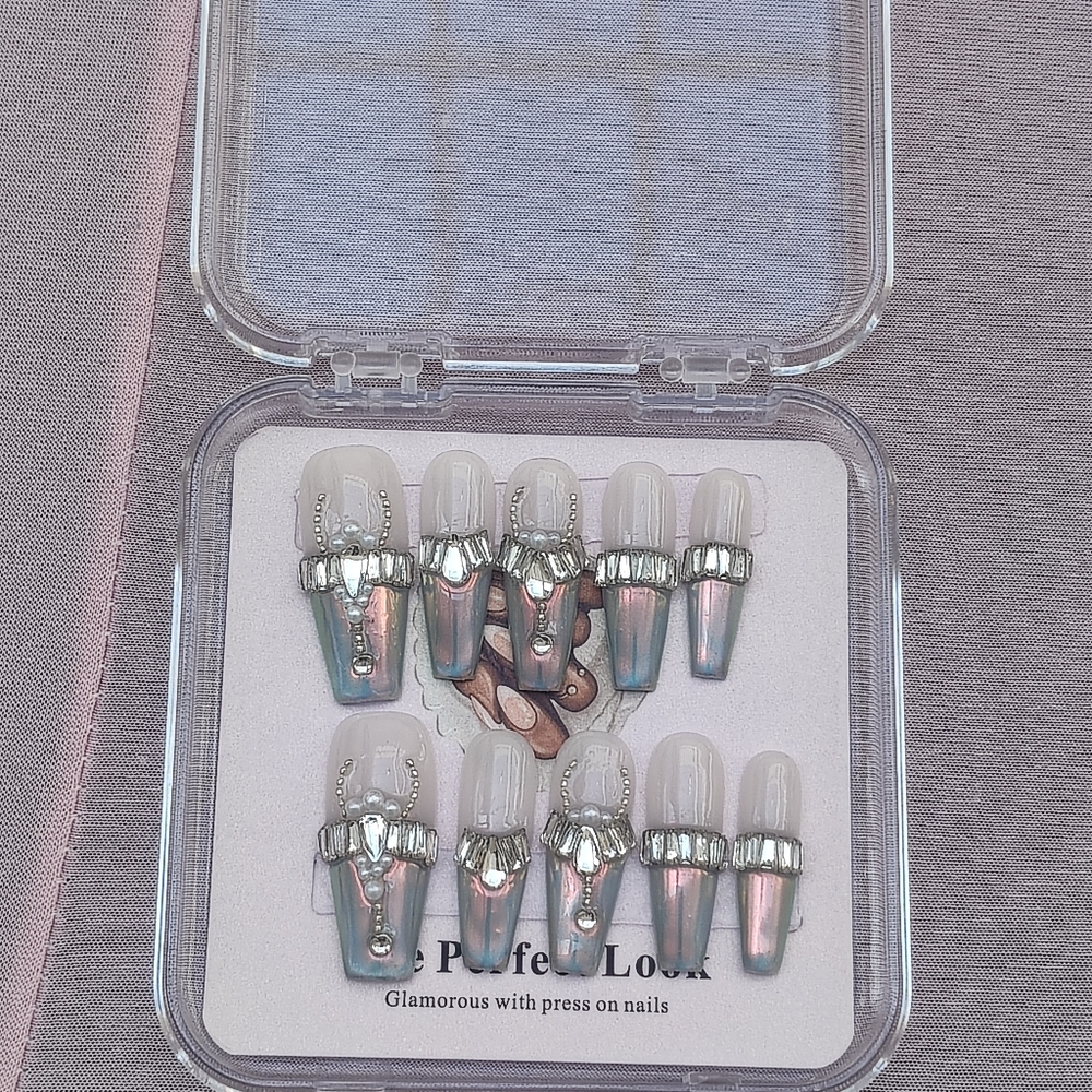Elegant Press-On Nails with Rhinestones